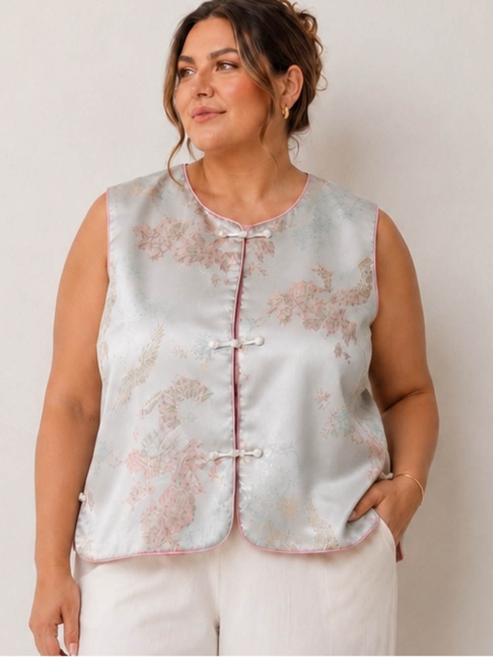 Floral Brocade Women’s Satin Vest Top 1X Frog Closure Sleeveless Metallic